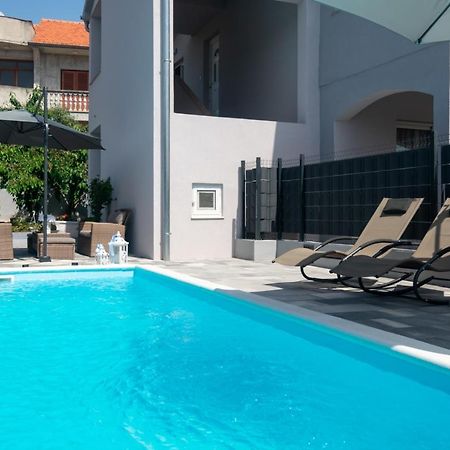 Modern Apartment With Private Pool Bibinje Exterior foto
